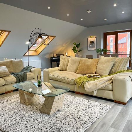 The Loft At Utopia Penthouse By M-Groupsa スウォンジー エクステリア 写真