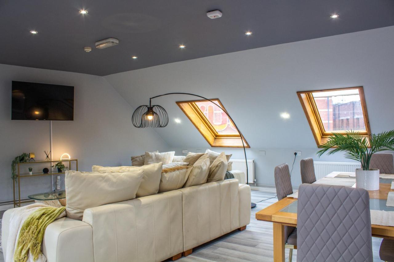 The Loft At Utopia Penthouse By M-Groupsa スウォンジー エクステリア 写真