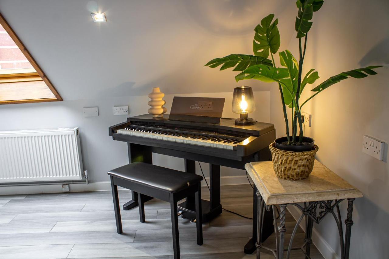 The Loft At Utopia Penthouse By M-Groupsa スウォンジー エクステリア 写真