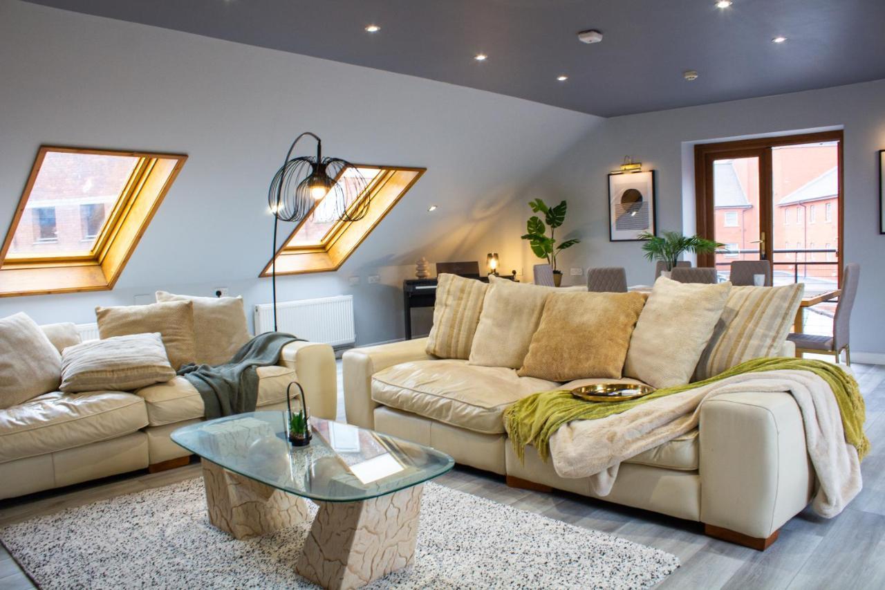 The Loft At Utopia Penthouse By M-Groupsa スウォンジー エクステリア 写真
