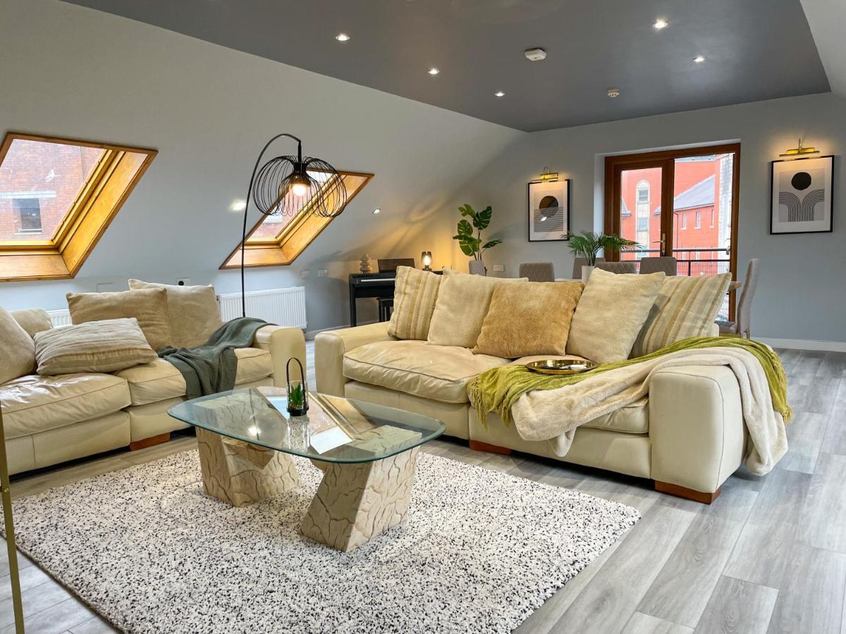 The Loft At Utopia Penthouse By M-Groupsa スウォンジー エクステリア 写真